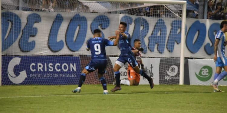 Atlético recibe hoy a Ferro