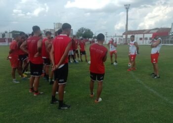 Los convocados del 9 para el debut