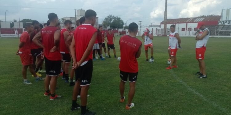 Los convocados del 9 para el debut