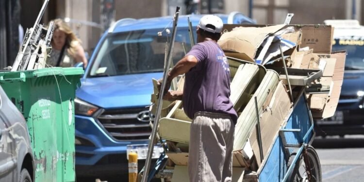 Este jueves El Indec dará a conocer el dato de pobreza en Argentina y la cifra podría rondar el 40%