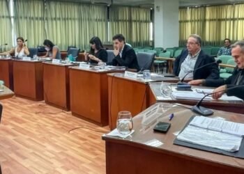La oposición volvió a cargar por las condiciones de trabajo de los empleados municipales