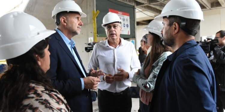 Perotti y Castellano supervisaron los avances de obra del Nuevo Hospital de Rafaela