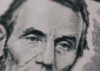 Dólar blue hoy, dólar hoy: a cuánto cotizan el lunes 13 de marzo