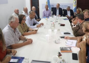 Paritarias: la provincia formuló una nueva oferta integral a los profesionales de la salud