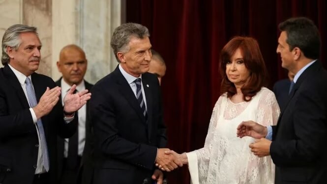 Deuda: una discusión de alto riesgo para la economía que desnuda la precariedad política