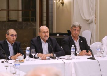 Perotti se reunió en Rosario con autoridades y representantes del sector agropecuario