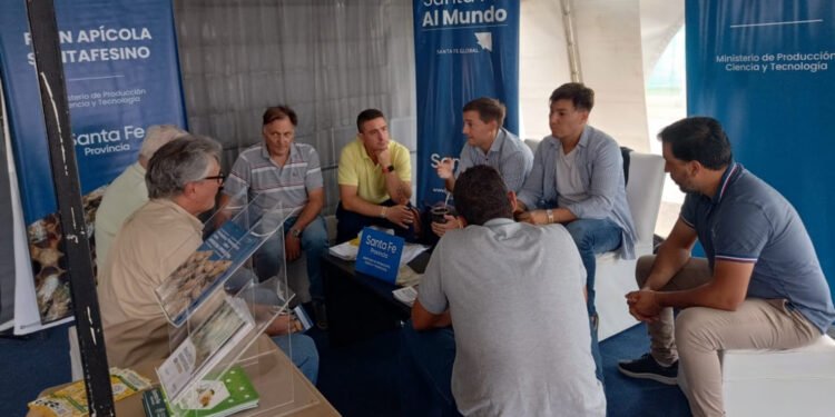 La provincia acompañó a 30 exportadores y proveedores en la Expo Apícola del Mercosur Macia 2023