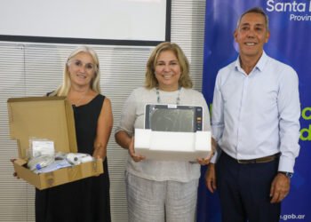 La provincia entregó equipamientos de última generación para garantizar partos seguros