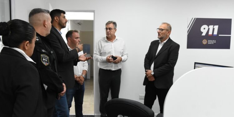 El Ministro de Gestión Pública recorrió el Centro de Operaciones Policiales