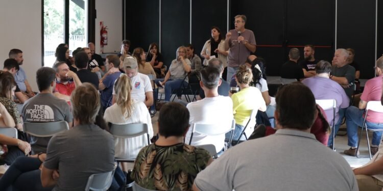 El intendente Luis Castellano definió nuevas líneas de trabajo con sus equipos de territorio