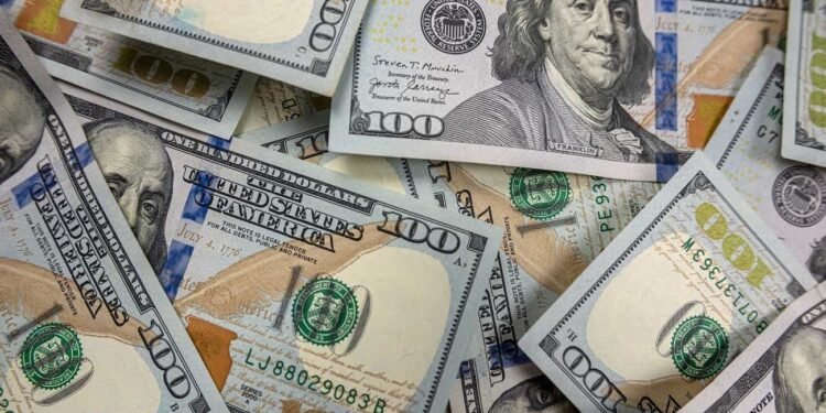 Cotizaciones El dólar blue cerró en $ 400 y alcanzó un nuevo récord