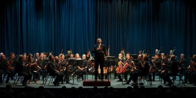 La Sinfónica de Santa Fe brindó un espectáculo en el Belgrano