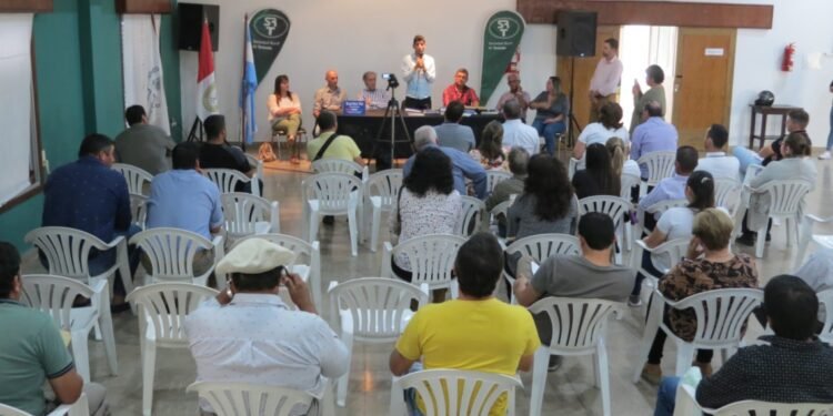 Entregaron créditos a los productores afectados por la sequía