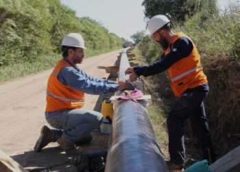 Perotti evaluó los avances de las obras de los gasoductos santafesinos junto a funcionarios nacionales