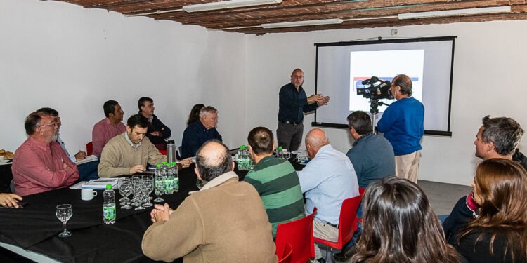 Siempre que secó, llovió: actualizaron información a Comités de Cuencas de la región