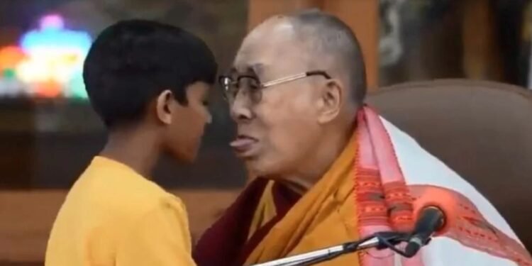 Dalai Lama habló tras un polémico video