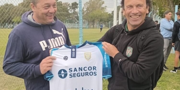 Atlético recibió la visita del Old Brendan Club de Uruguay