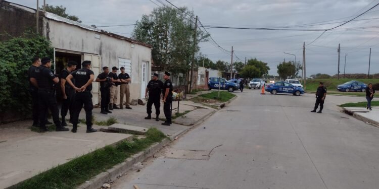 Pasó en Barranquitas: tiene 14 años y disparó contra la policía con una 9 mm