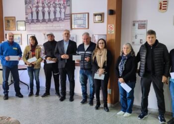 Encuentro de Calvo con representantes de instituciones intermedias