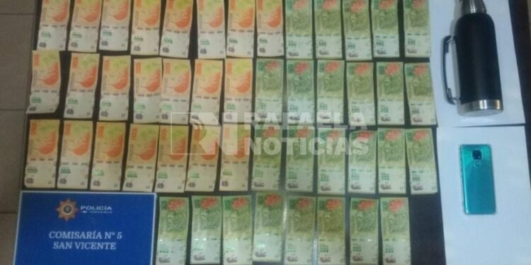 En distintos procedimientos, detienen a tres personas y esclarecen hechos de robo