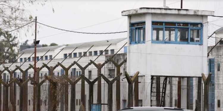 Siguen las protestas Penitenciarios reclaman diálogo al gobierno para discutir mejoras salariales