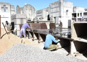 Construyen nuevos nichos en el Cementerio Municipal