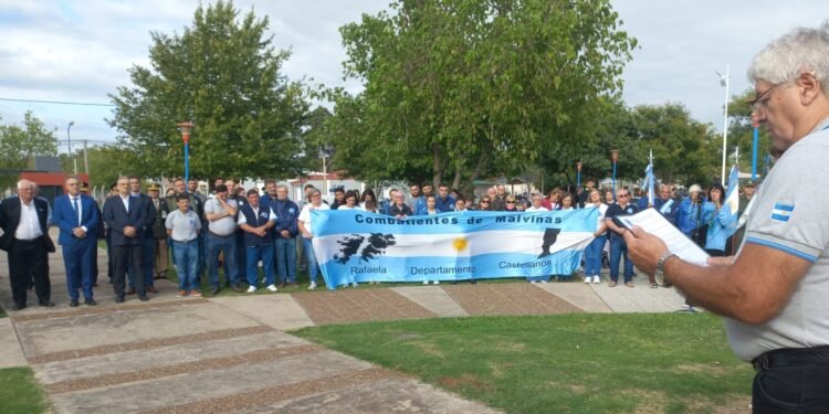 Con un acto oficial Rafaela rindió homenaje a los héroes de Malvinas
