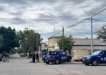 Móvil policial embistió y mató a un motociclista en Villa Dominga