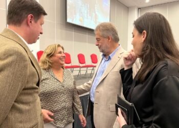 Mirabella: «me enorgullece representar a una provincia con tanta ciencia y tecnología»