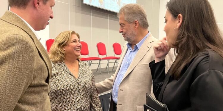 Mirabella: «me enorgullece representar a una provincia con tanta ciencia y tecnología»