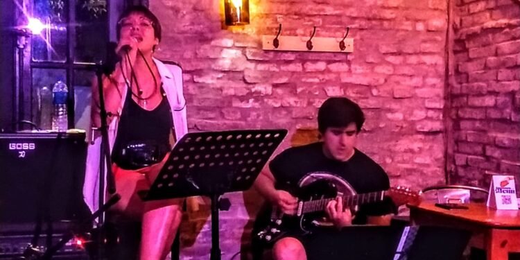 Continúa el ciclo de recitales acústicos en el Viejo Mercado