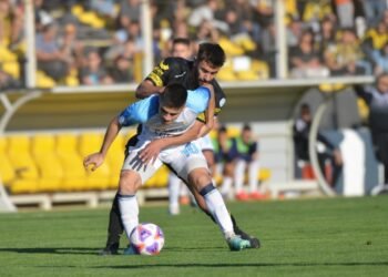 Atlético ganó tres puntos de oro en su visita a Madryn