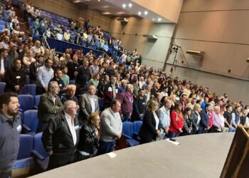 Mirabella en el Congreso del PJ santafesino: «acá no hay rejunte de recetas importadas de Buenos Aires»