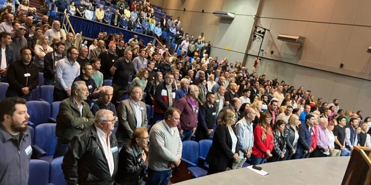 Mirabella en el Congreso del PJ santafesino: «acá no hay rejunte de recetas importadas de Buenos Aires»