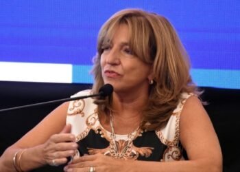 En la ciudad de Santa Fe Internaron a la ministra Silvina Frana