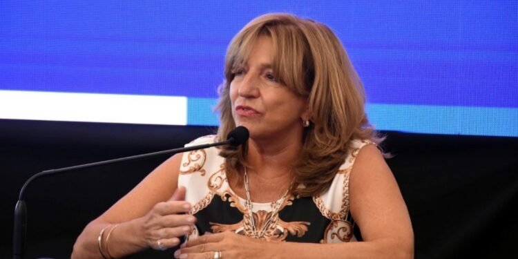 En la ciudad de Santa Fe Internaron a la ministra Silvina Frana