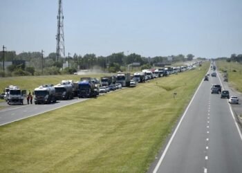 Por 24 horas El Sindicato de Fleteros corta rutas de acceso a Rosario