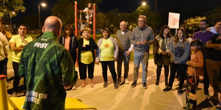 Luis Castellano inauguró un punto sano en barrio Fátima