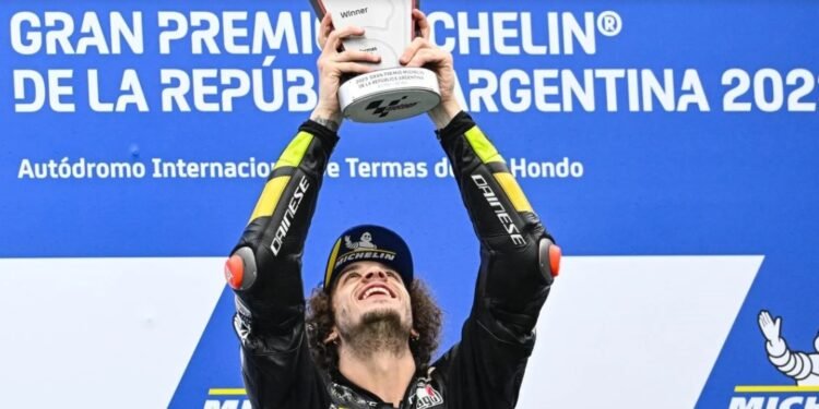 Carrera con lluvia Moto GP en Termas: Bezzecchi se movió como pez en el agua