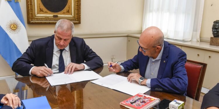 Santa Fe incorpora a todas sus escuelas primarias al Plan 25 de jornada extendida