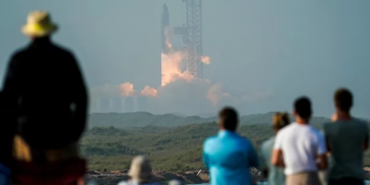 A pesar de la explosión, Elon Musk está más cerca de su nueva era espacial