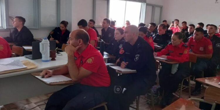 Nación y provincia capacitaron a Bomberos Zapadores en el combate de incendios