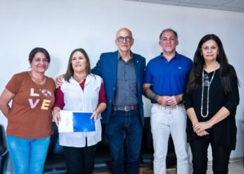 El ministerio de Educación continúa con la entrega de aportes para escuelas provinciales