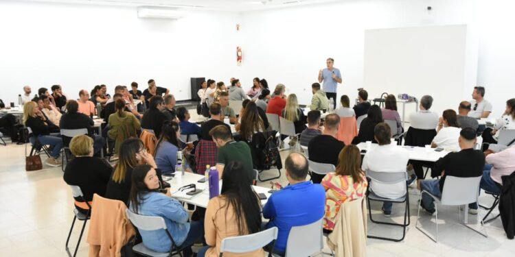 El intendente Luis Castellano se reunió con sus equipos técnicos