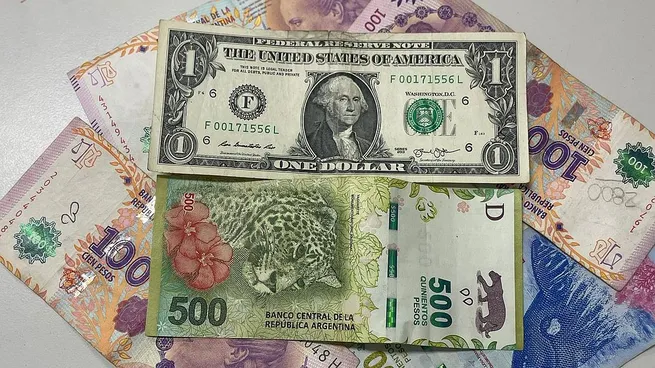 El dólar blue, por las nubes: toca los 500 pesos