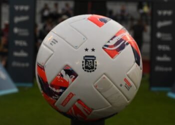 Alarma el tiempo neto de juego En la tierra de Diego y Lionel ya casi nadie pide la pelotita