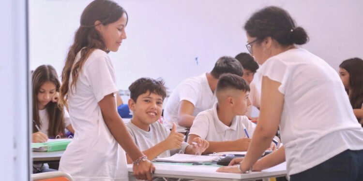 Con una inversión superior a 600 millones de pesos, la provincia recupera el servicio de gas en escuelas santafesinas