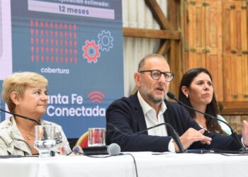 Santa Fe + Conectada: La provincia firmó convenios de colaboración con municipios y comunas