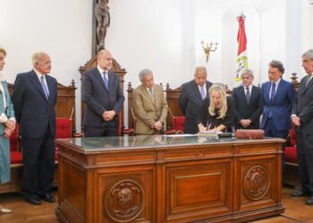 El gobernador Perotti participó del juramento de las nuevas autoridades del Sistema Penal