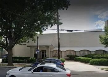 Durante un velatorio Tiroteo frente a una funeraria en Washington: hay un muerto y varios heridos